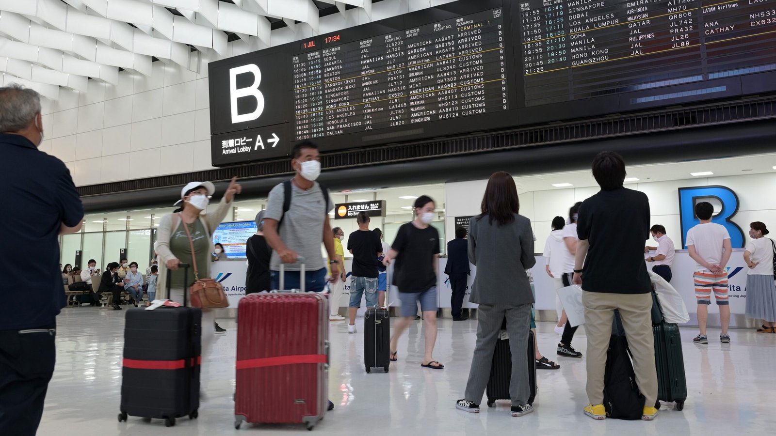 Foreign tourists put off by Japan’s COVID-19 rules, rising infections