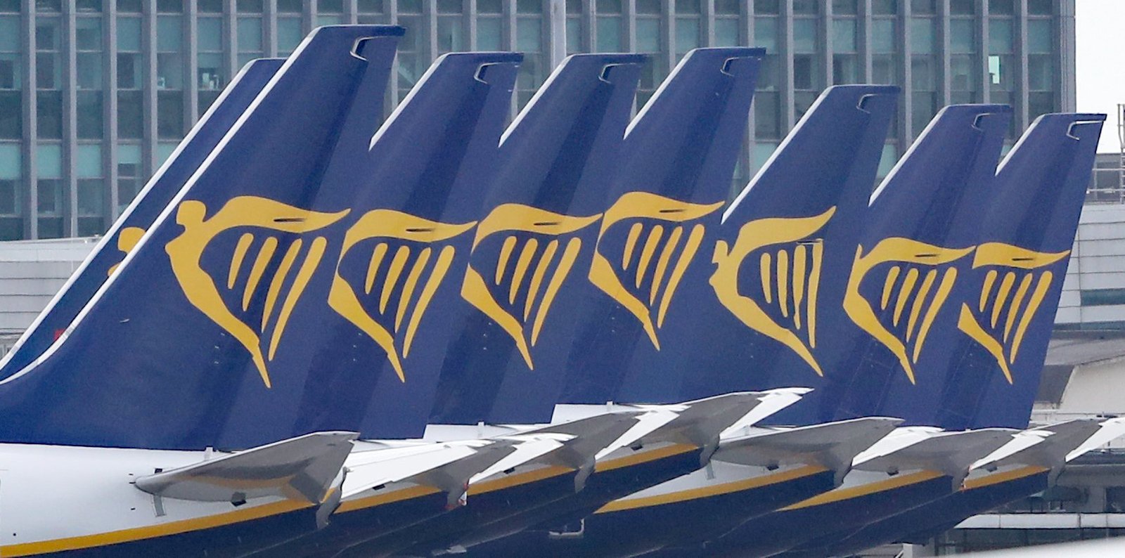 Ryanair adds 3,000 more flights this winter; CEO criticizes Boris’s “useless” cabinet