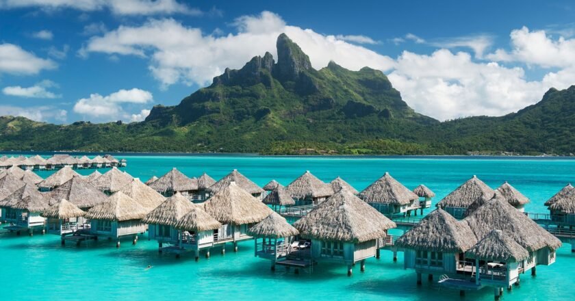 San Francisco to Tahiti French Polynesia RT Nonstop Airfares on United / Air Caraibes / French Bee : $614 