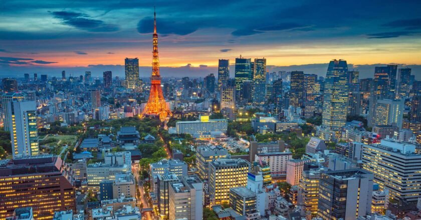 Tokyo : Exploring the neighborhoods of Tokyo, Japan