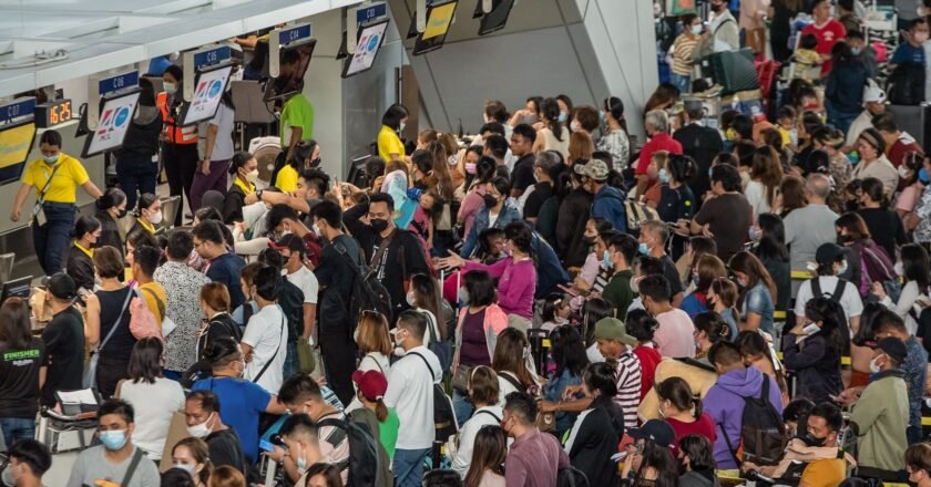 Air traffic outage forces Philippines to cancel flights, shut airspace