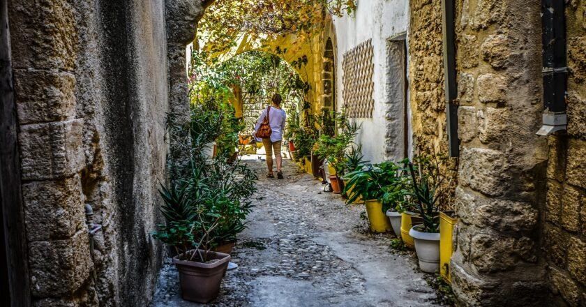 Safe solo sojourns: Safety tips for solo women travelers